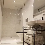 Apartamento Charles Praga